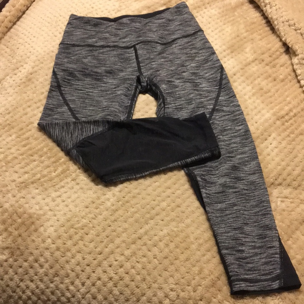 Victoria Secret Cropped Leggings